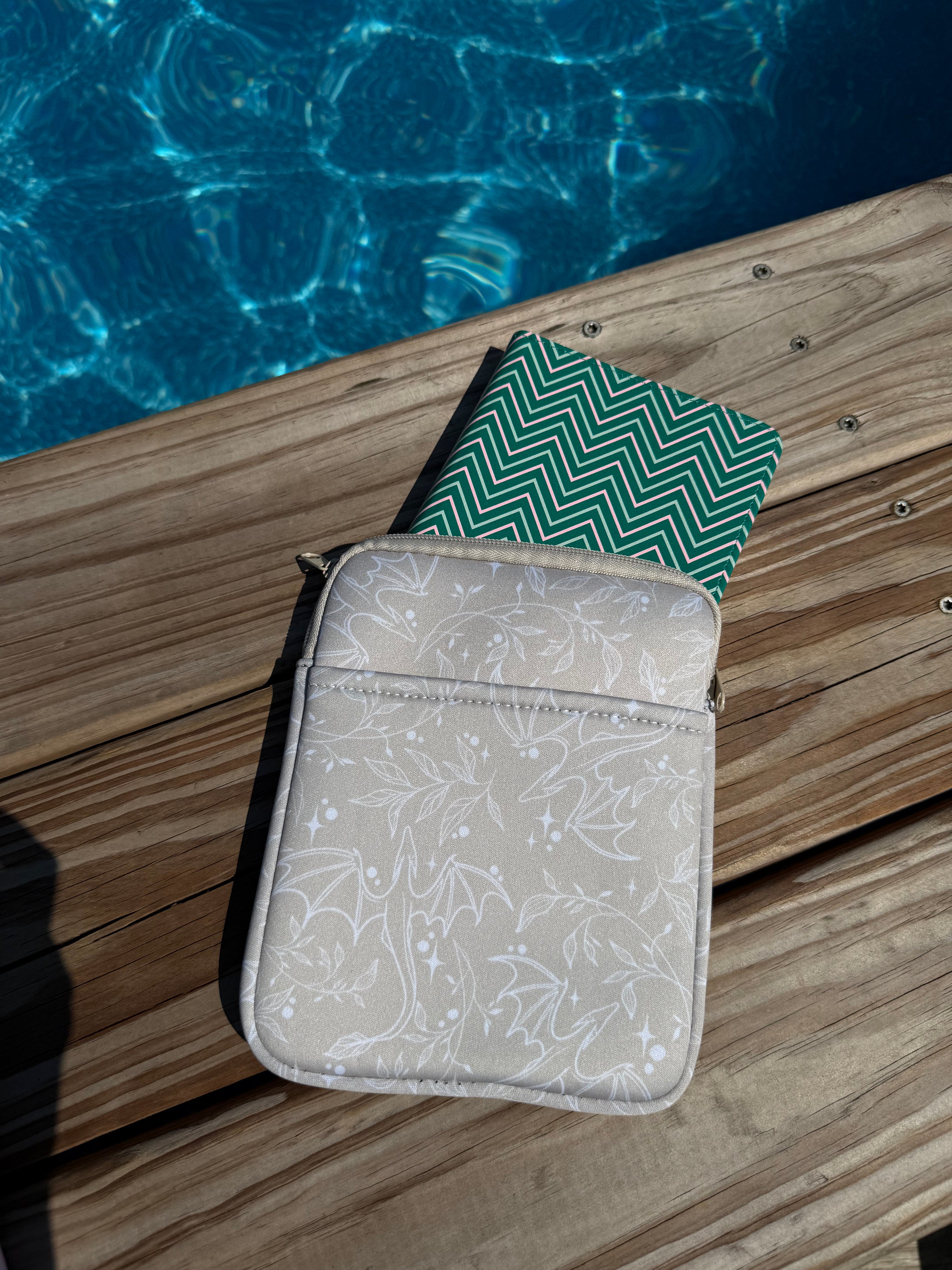 Dragons Kindle Sleeve - TAN